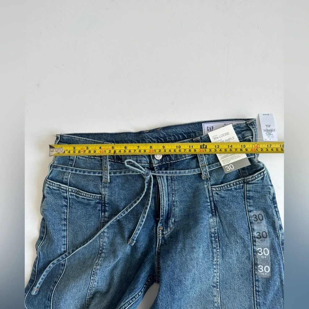 NWT- Gap 90’s Loose Low Rise - Straight Leg - Mid Wash Denim - Size 30/10P - Picture 10 of 12